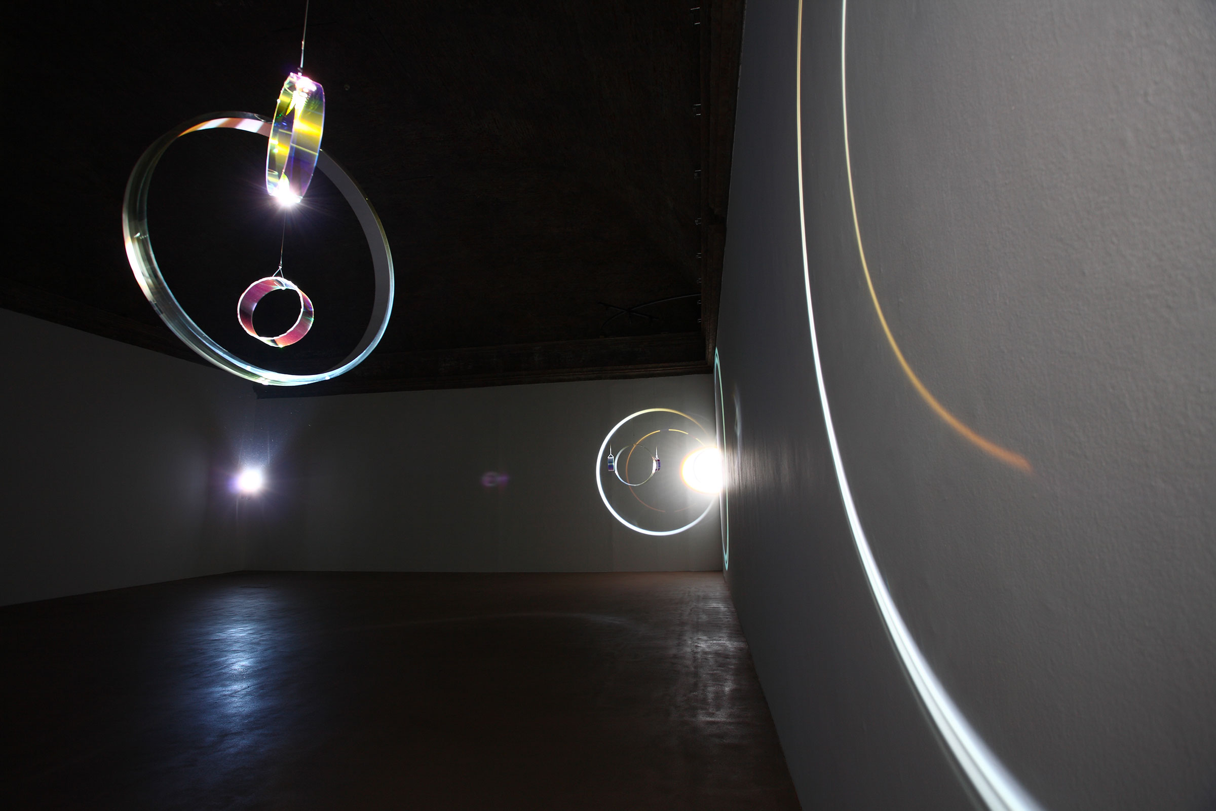 Olafur Eliasson, The sun has no money, 2008